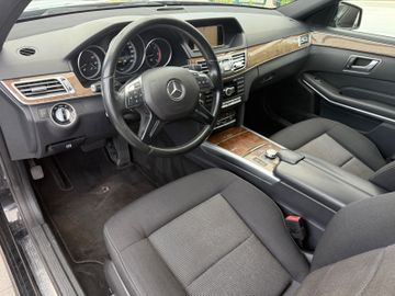 Mercedes E 220 - 8