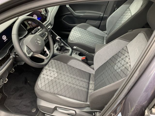 Fahrzeugabbildung Volkswagen Polo 1,0 TSI R-LINE MATRIX-LED NAVI DCP KAMERA S