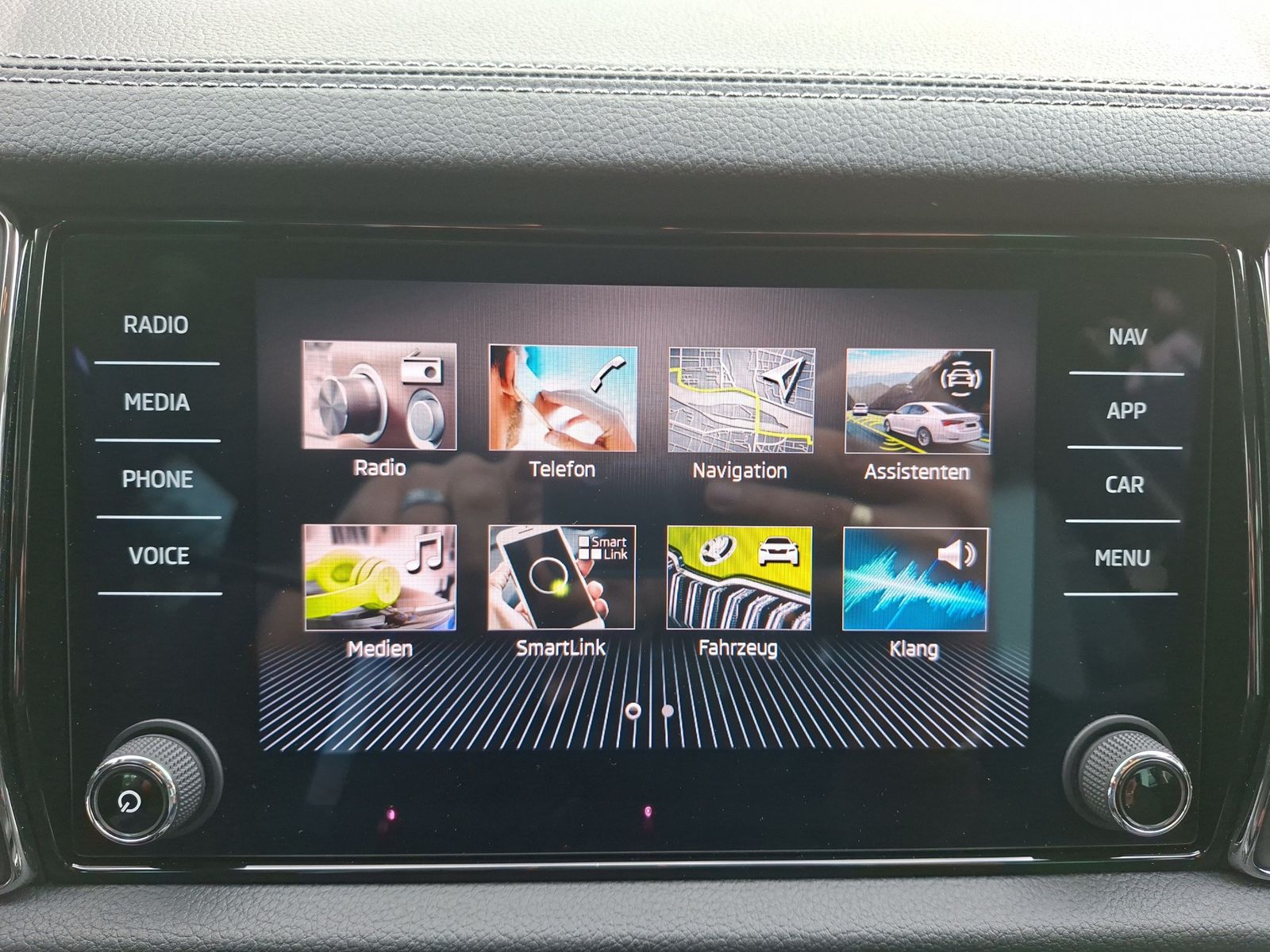 Fahrzeugabbildung SKODA Kodiaq 1.5L TSI*DSG*7-Sitz* Kamera*PDC*LED*ViCo*