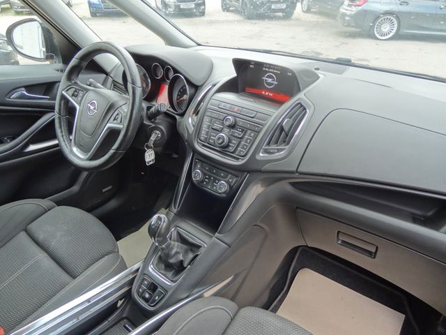 Fahrzeugabbildung Opel Zafira C Tourer Business Innovation/AHK/Klima/