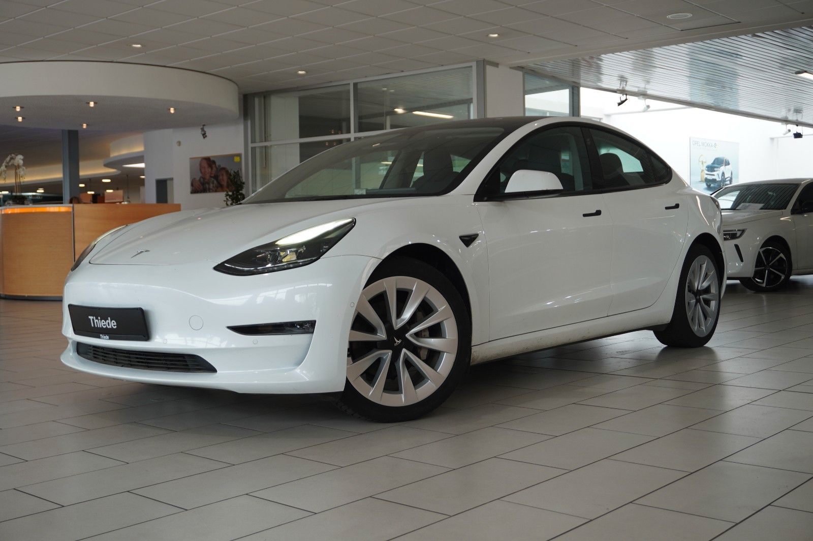 Fahrzeugabbildung Tesla Model 3 LONGRANGE DUAL-MOTOR NAVI/KAMERA/DAB/AMD