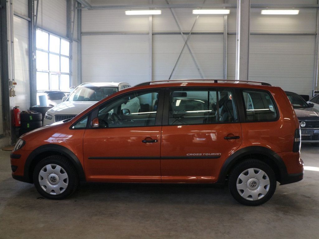 Fahrzeugabbildung Volkswagen Touran Cross 1.9 TDI Klimaautom Xenon PDC SHZ