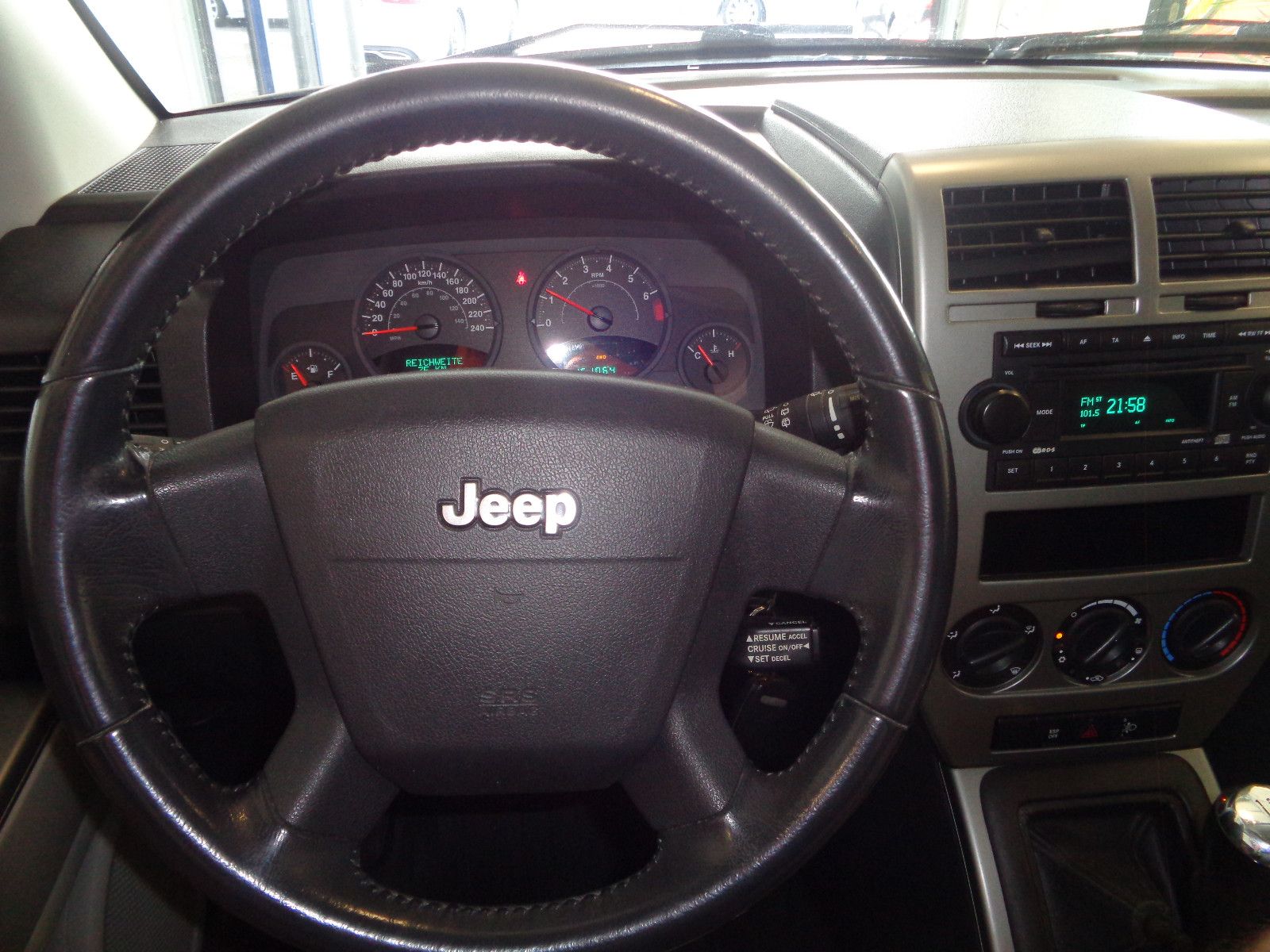 Fahrzeugabbildung Jeep Compass Sport / KLIMA / ALLRAD /