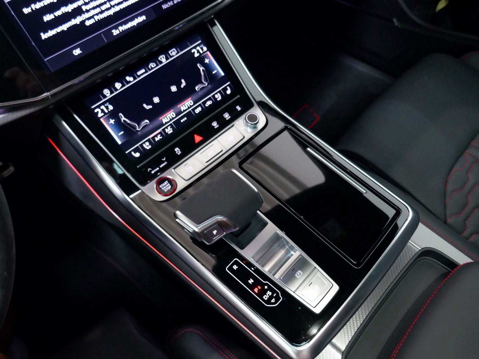 Fahrzeugabbildung Audi RS Q8 quattro 4.0 V8 441 kW | LED RFK AHK Navi
