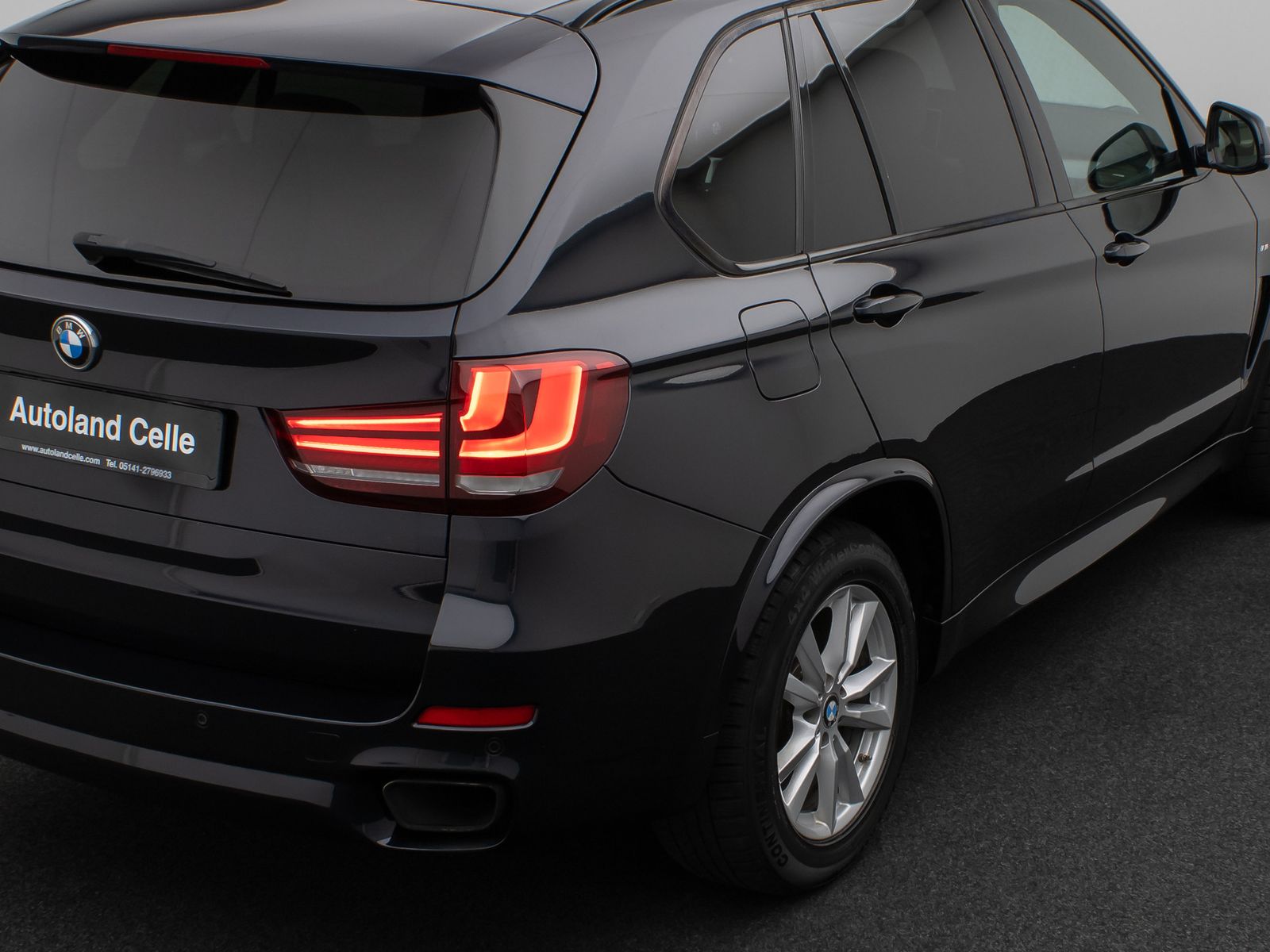 Fahrzeugabbildung BMW X5 xD30d M Sport HUD HiFi NaviPro PDC LED Leder