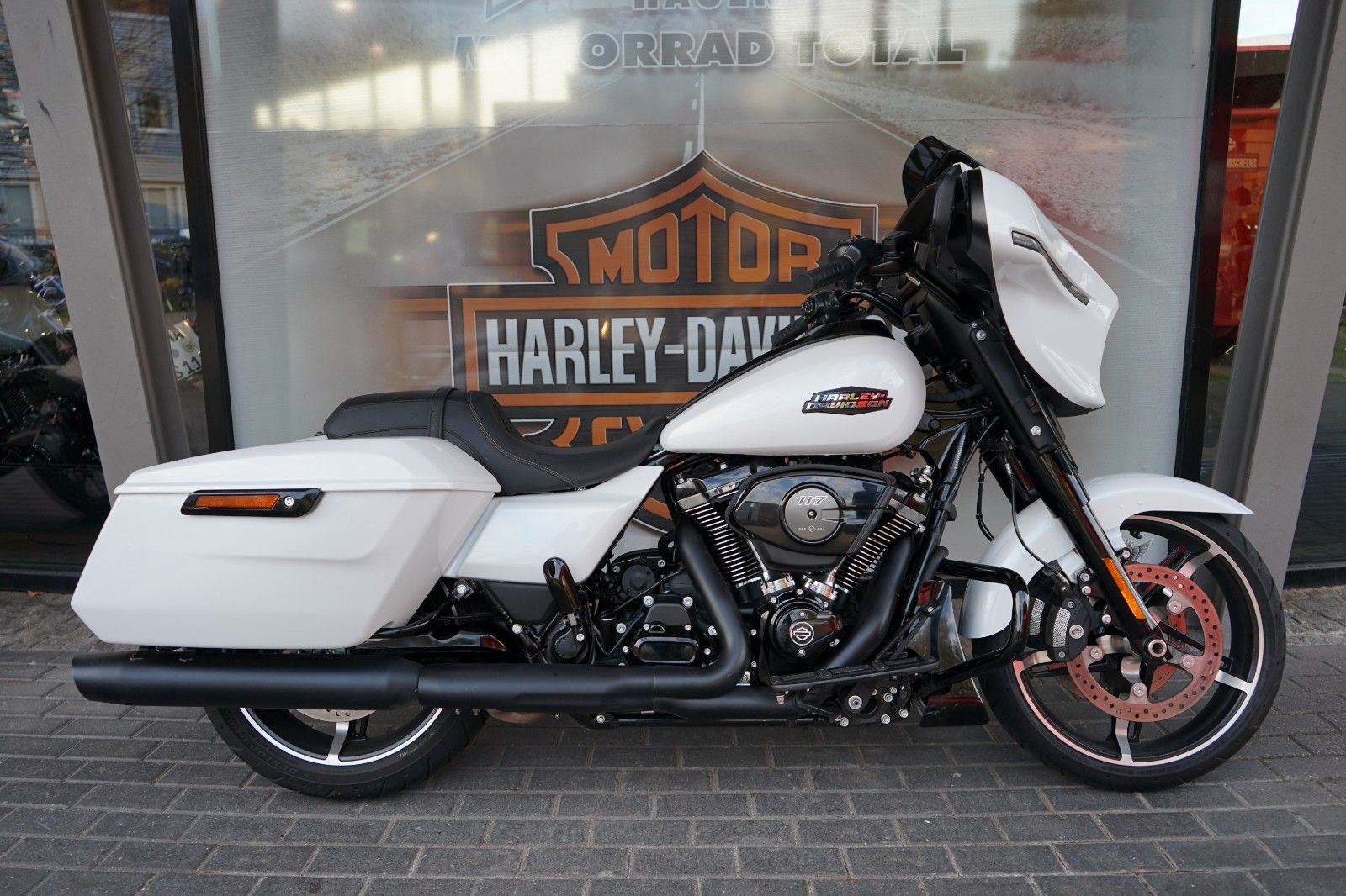 Fahrzeugabbildung Harley-Davidson Street Glide 117 FLHX MY25 - EX Demo