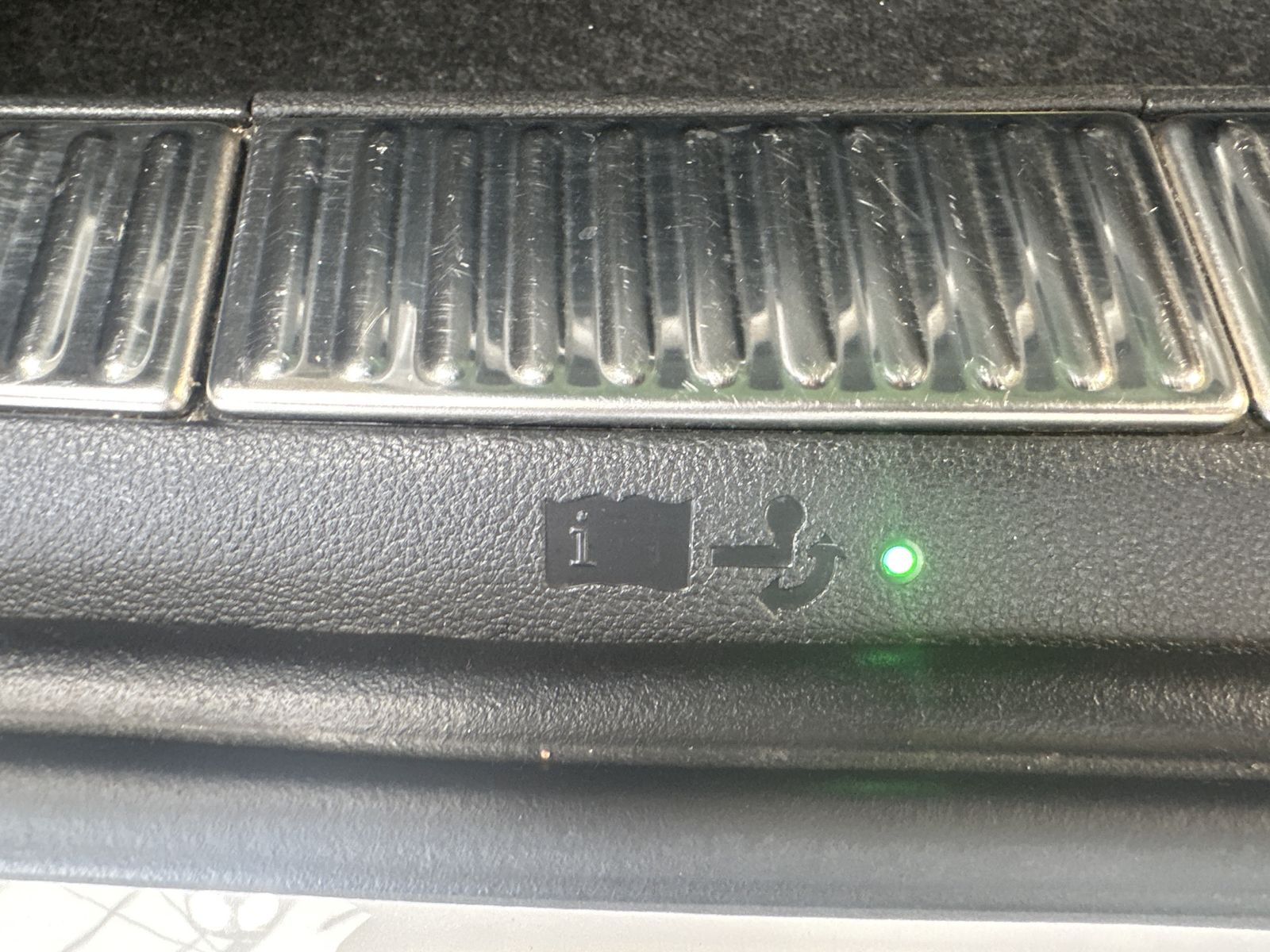 Fahrzeugabbildung SKODA Superb Combi L&K NAV+LED+360°+AHK+MEMORY+18ZO+VC