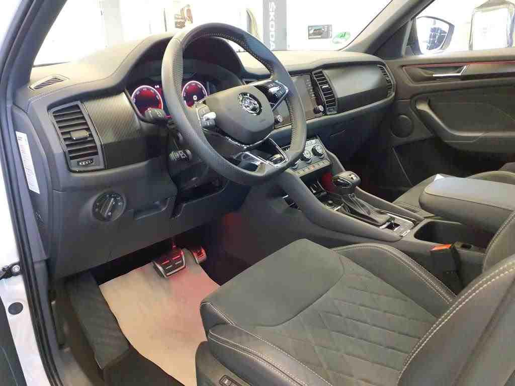 Skoda Kodiaq 2022 г. Белый, пробег 45991 км