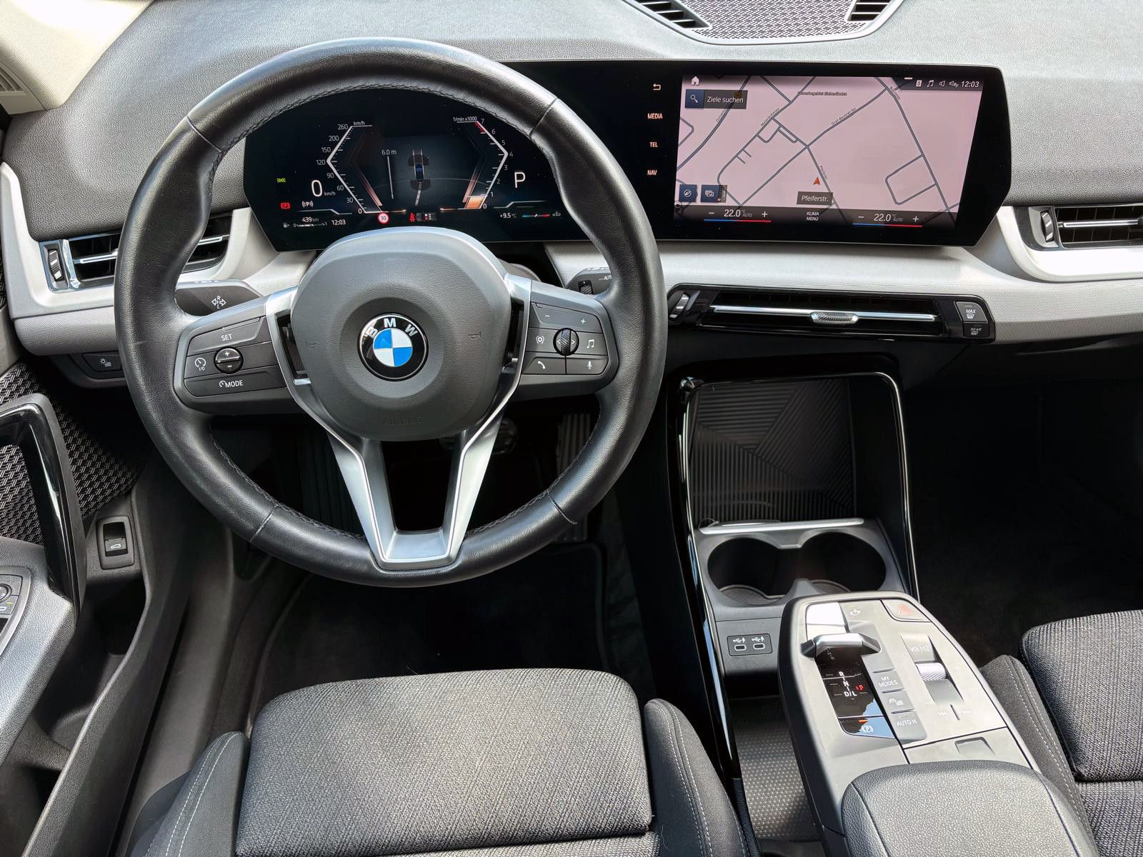 Fahrzeugabbildung BMW X1 sDrive 18i Steptr. ACC KAM PDC LED NAV AHK