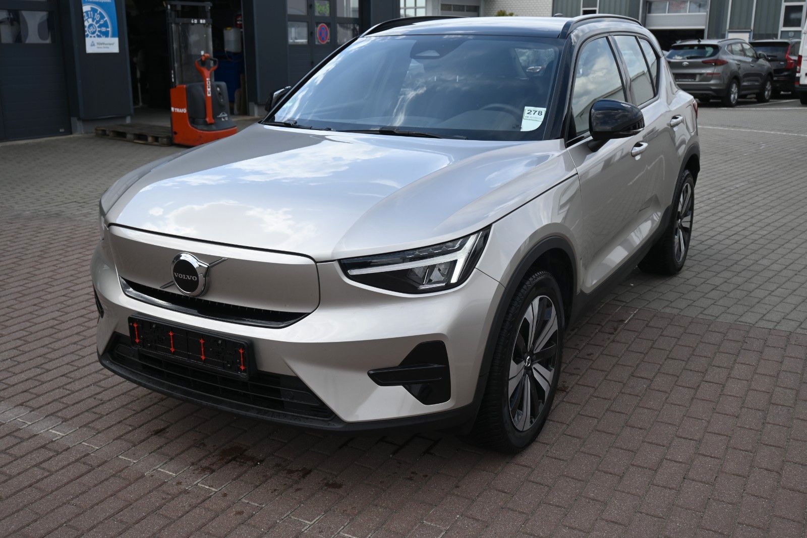 Fahrzeugabbildung Volvo XC40 BEV Plus Single Motor*2WD*WP*RW: 460 KM*