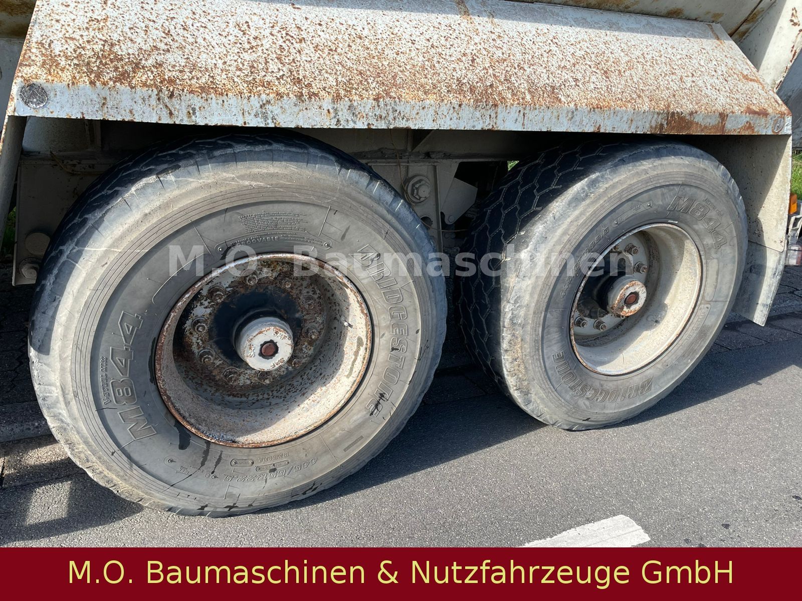 Fahrzeugabbildung Kaiser S 330 / 2 Achser / Blatt / Plane