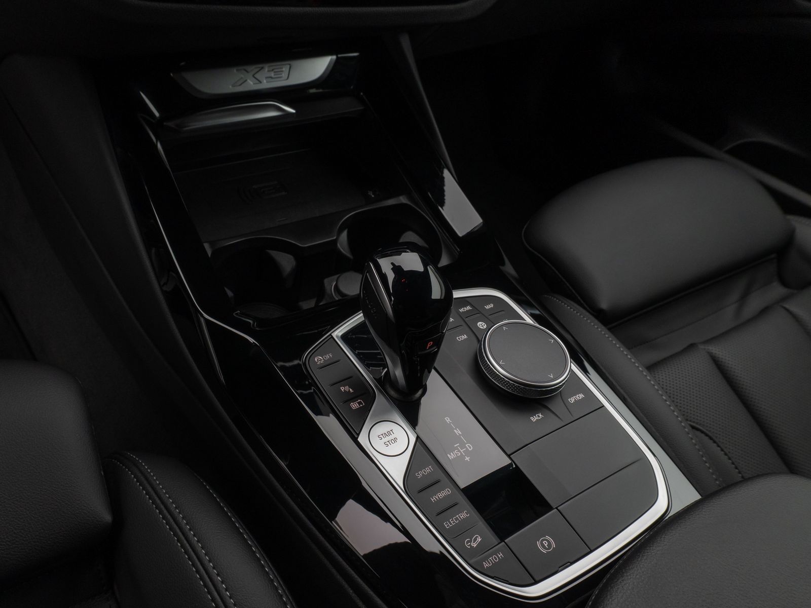 Fahrzeugabbildung BMW X3 xD30e Kamera HUD DAB HiFi Stop&Go AHK Sport