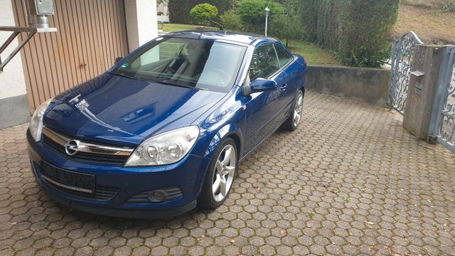 Opel Astra Edition 1.9 CDTI 110kW-LEDER-OPC LINE