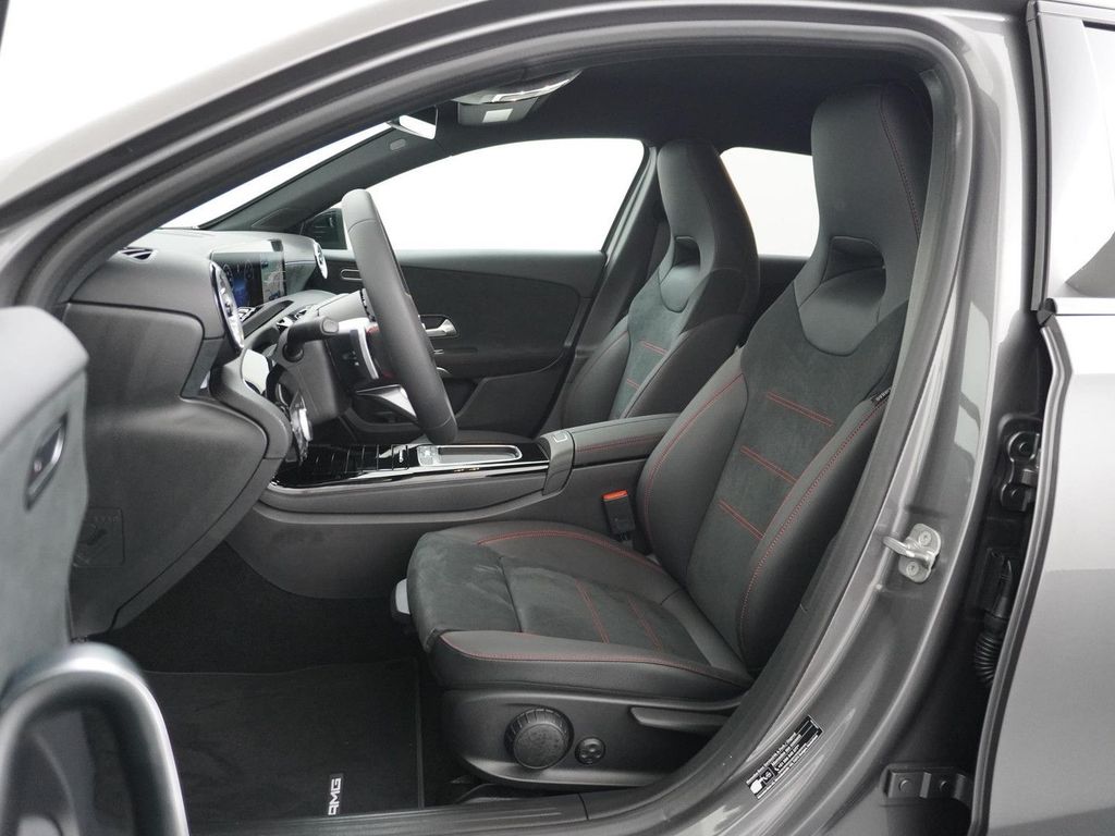 Mercedes-Benz A 180 Star Edition AMG Line | Voorstoelen Verwar