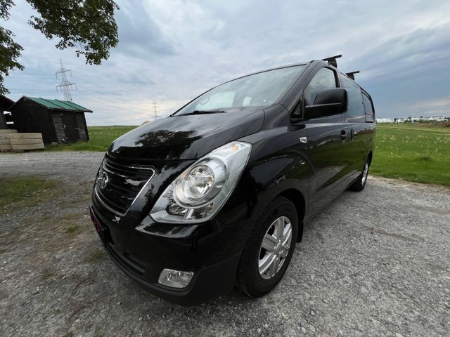 Hyundai H-1 Starex