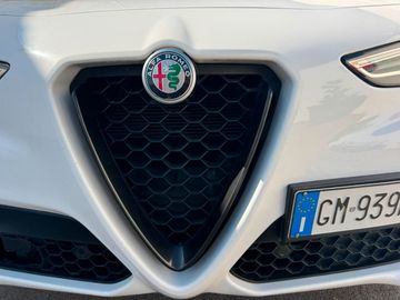 Alfa-Romeo Stelvio - 4