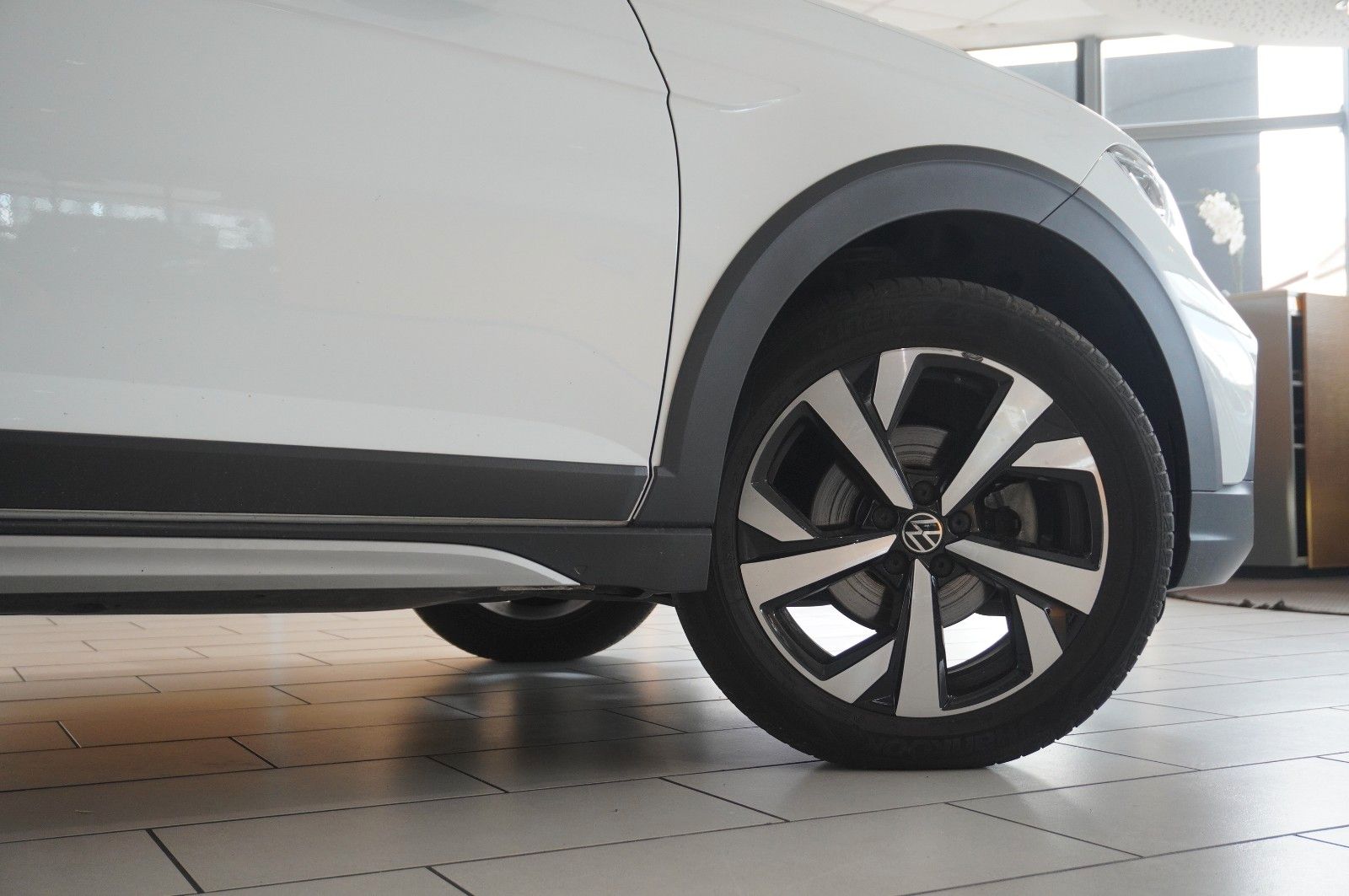 Fahrzeugabbildung Volkswagen Taigo 1.0 TSI STYLE NAVI/IQ-LIGHT/VIRT./SH/DAB+