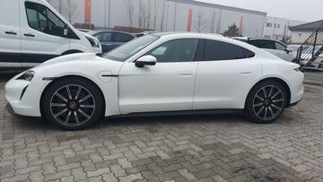 صورة 5 لـ 2020 Porsche TAYCAN