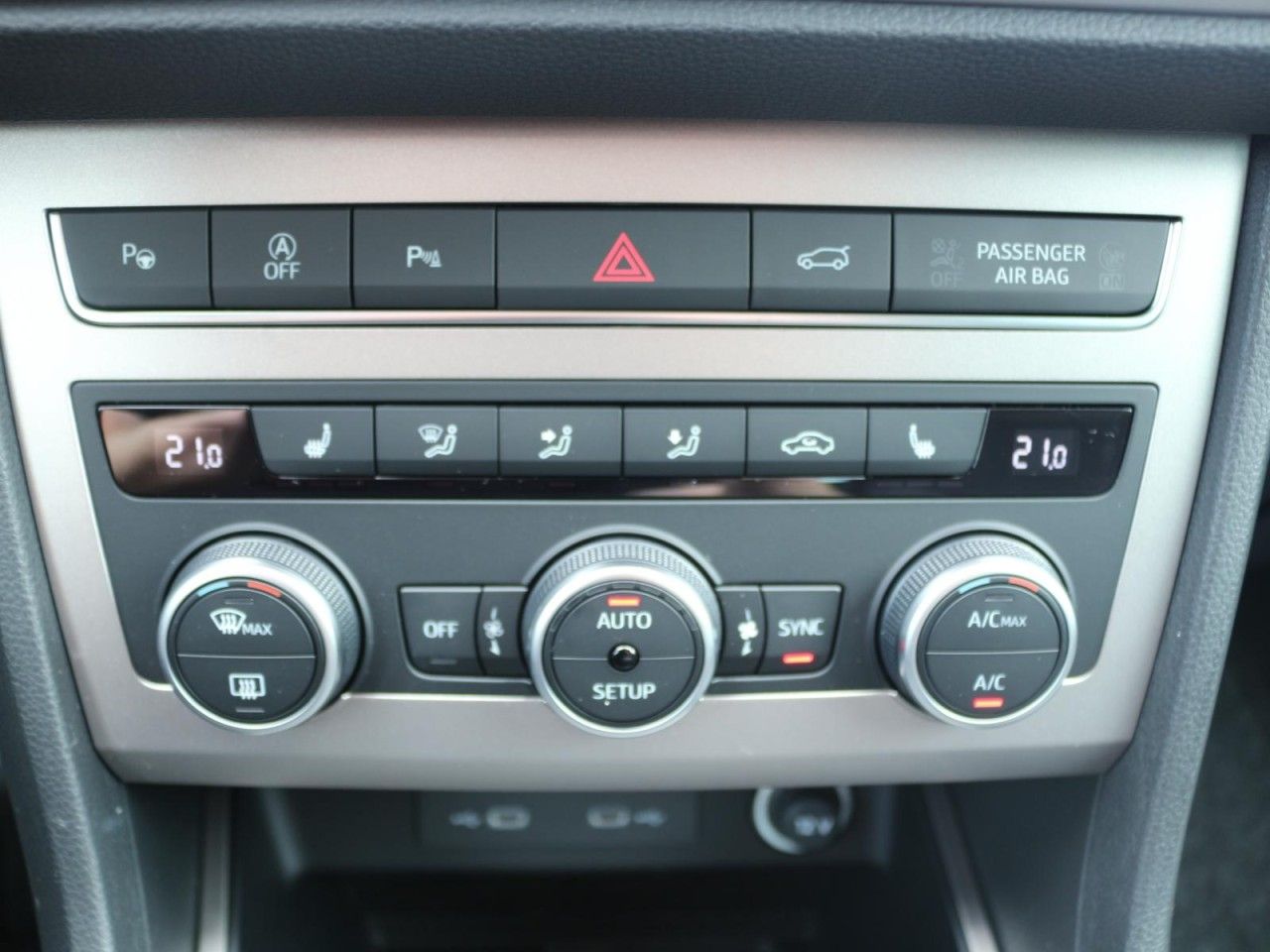 Fahrzeugabbildung SEAT Ateca Xperience 1.5 TSI 150 PS 6-Gang