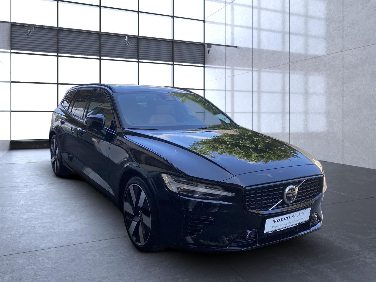 Volvo V60 Ultra Dark Recharge Plug-In Hybrid AWD Navi foto 5