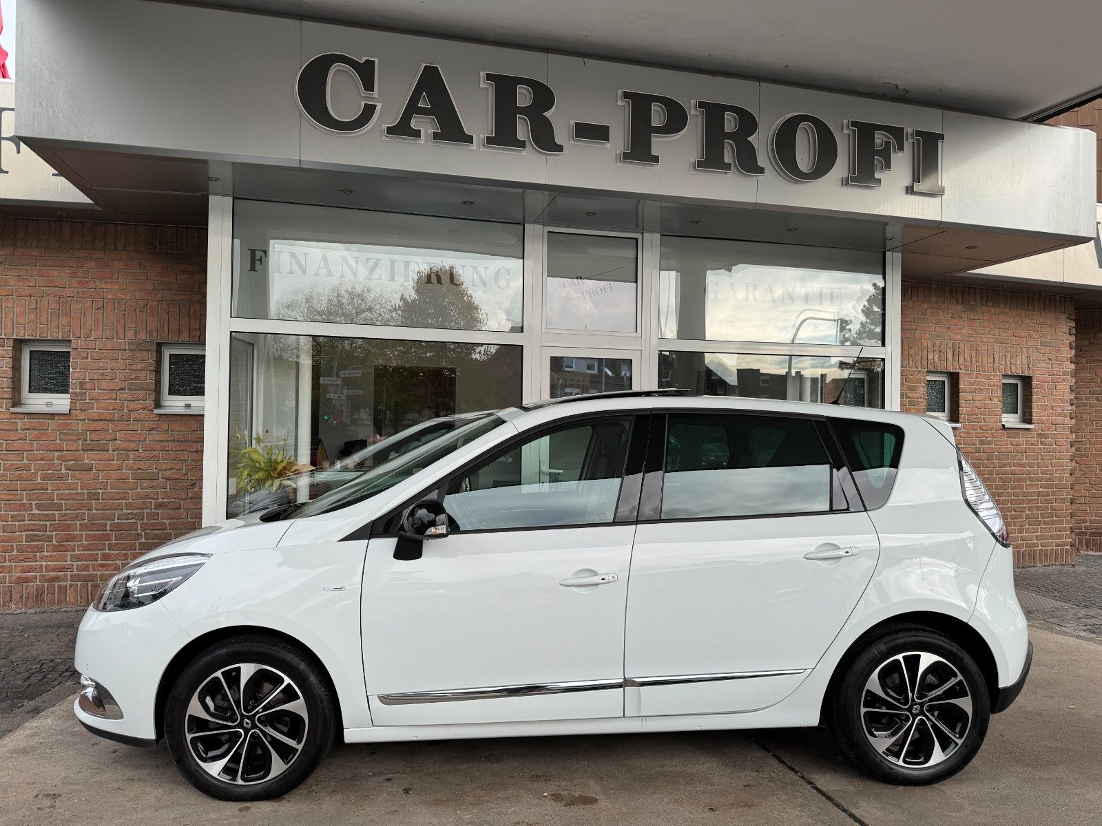 Fahrzeugabbildung Renault Scenic III BOSE Edition Autom. Navi/Panorama