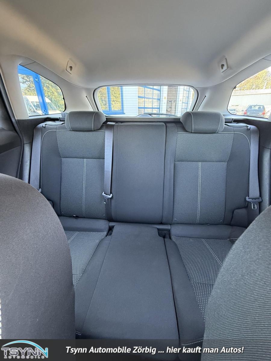 Opel Astra 2013 — photo 12