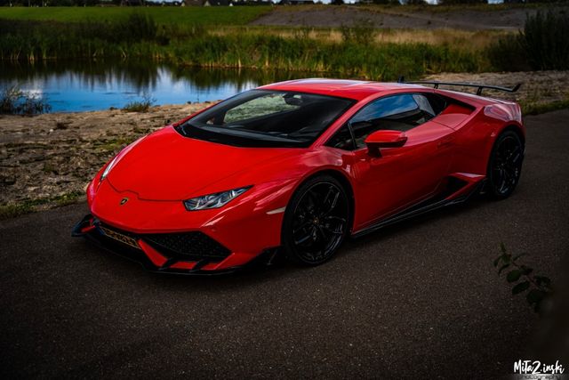 LAMBORGHINI Huracan