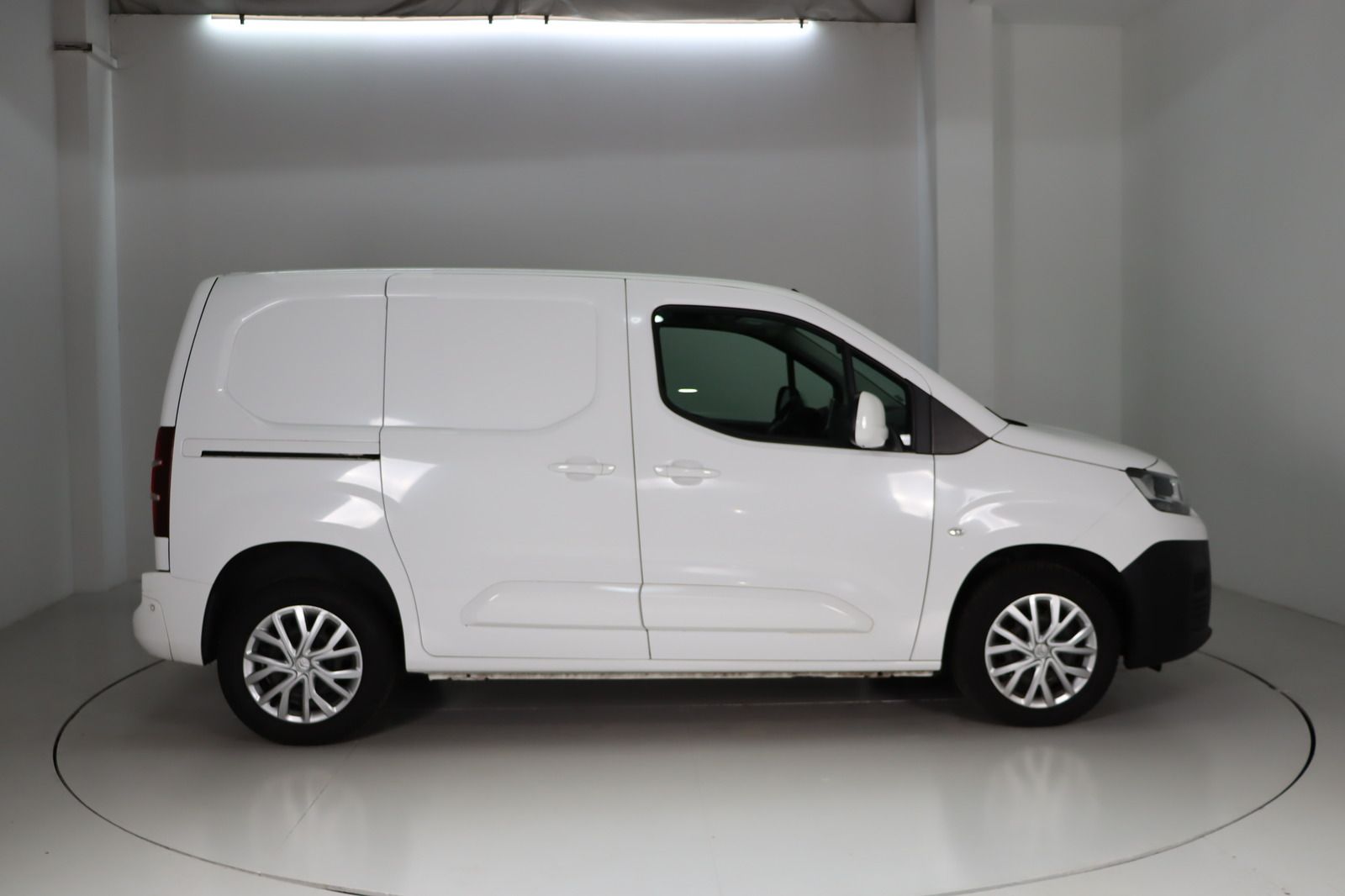 Fahrzeugabbildung Citroën Berlingo Club *RFK * Bluetooth * HU/AU neu