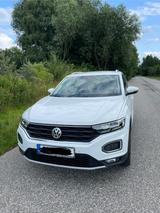 Volkswagen T-Roc 1.5 TSI ACT OPF DSG Sport Sport - mit Benzin-Antrieb: Teilleder, Beheizbares Lenkrad, Geländewagen