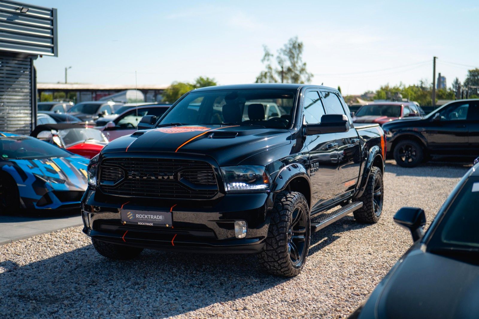 Fahrzeugabbildung Dodge RAM 5.7 V8 HEMI 4x4 OFFROAD Night HarleyDavidson