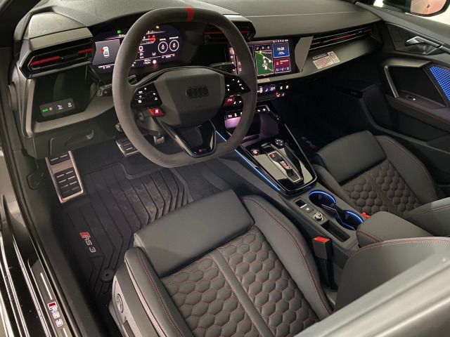 RS3 Limousine 2.5 TFSI quattro S tronic PANO+SON