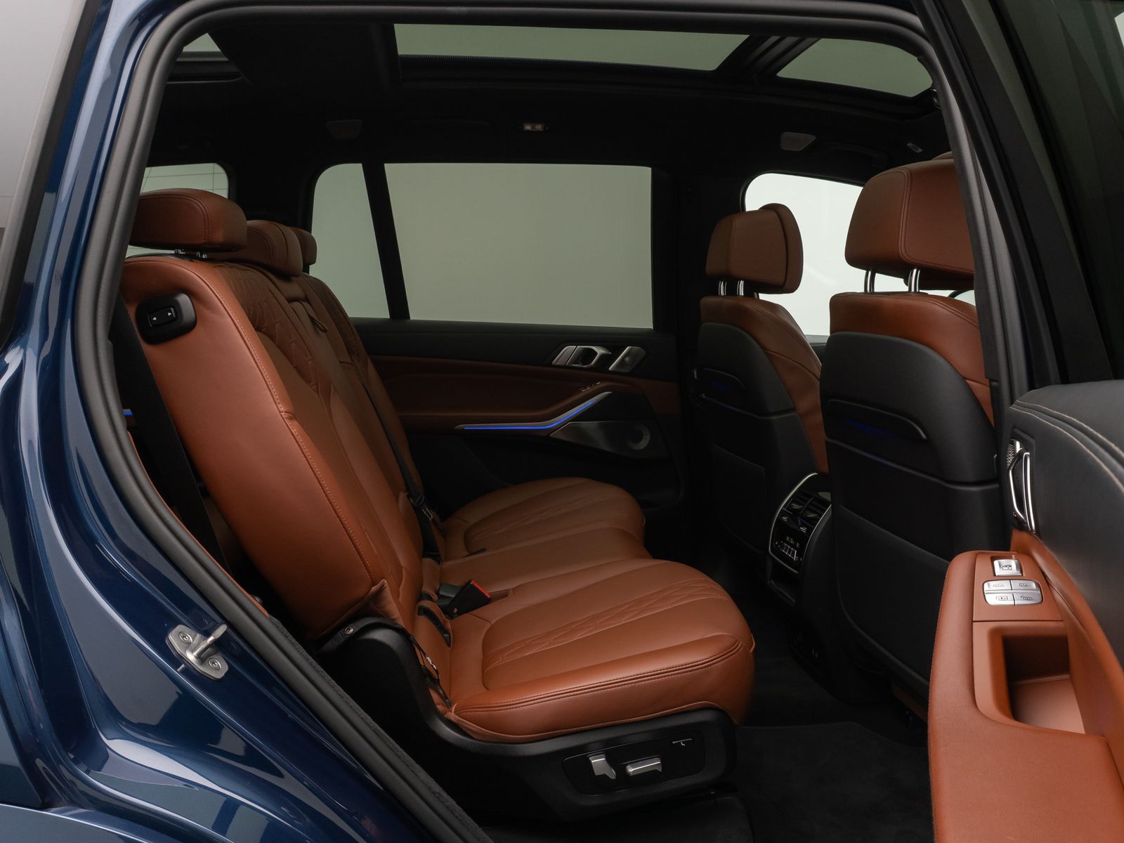 Fahrzeugabbildung BMW X7 M50i  Massage 360°B&W Laser DAB SkyLounge 22"