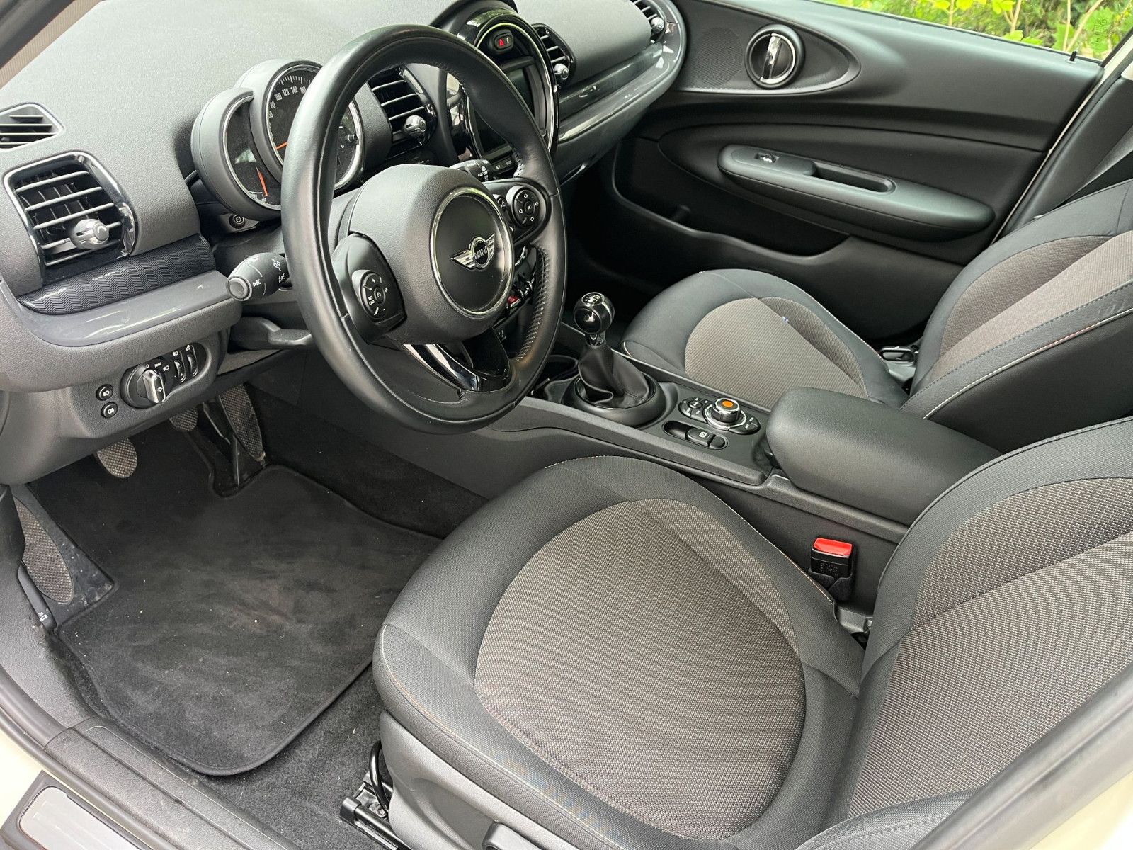 Fahrzeugabbildung MINI COOPER Clubman NAVI SHZ PDC ALU