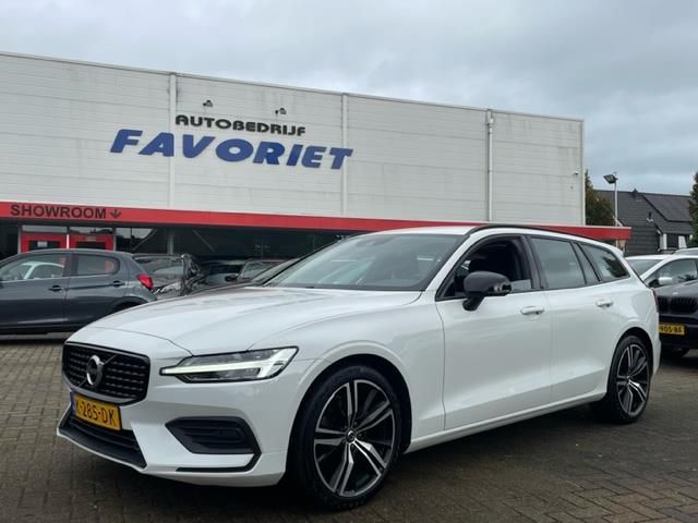 Volvo V60 2.0 B3/MOMENTUM ADV/CAM/ACRUISE/ACARPLAY