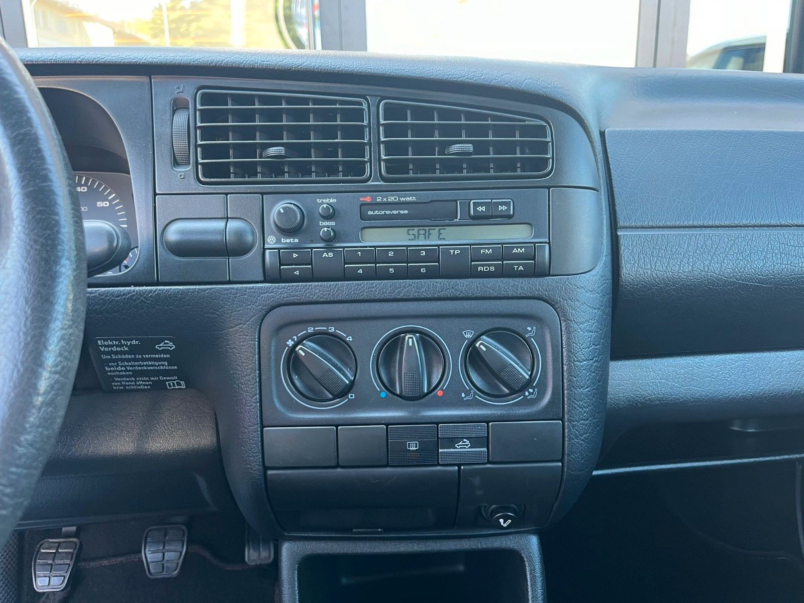 Fahrzeugabbildung Volkswagen Golf 3 Cabriolet*1.Hand*elktr. Verdeck