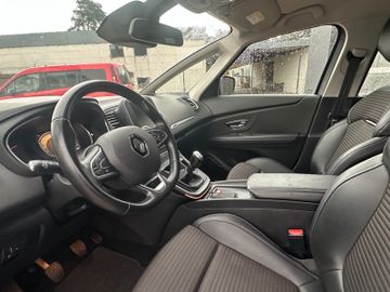 Renault Scenic - 11