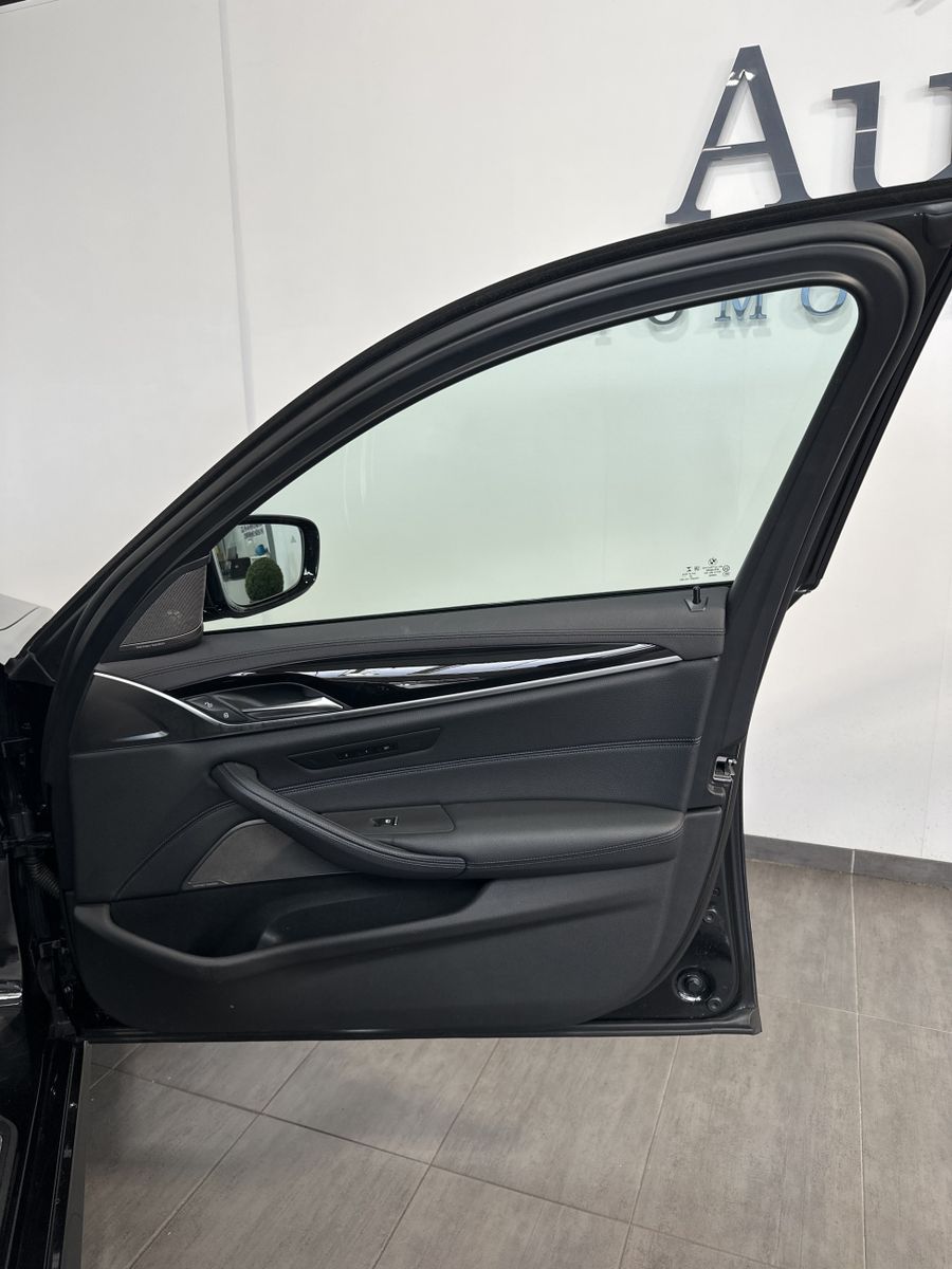 Fahrzeugabbildung BMW 530i Touring xD M-Sport Pro NAV+LASER+AHK+HEADUP