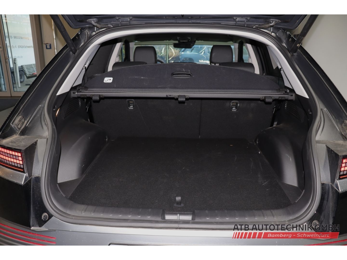 Fahrzeugabbildung Hyundai IONIQ 5 77,4 kWh 4WD SOH 98,6% UNIQ +Relax +20-Z