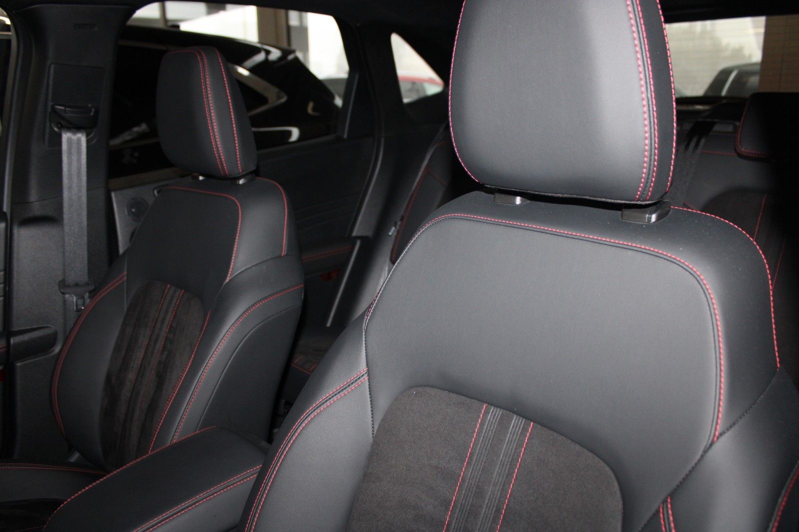 Fahrzeugabbildung Ford Kuga ST-Line X Automatik Panodach AHK Matrix LED