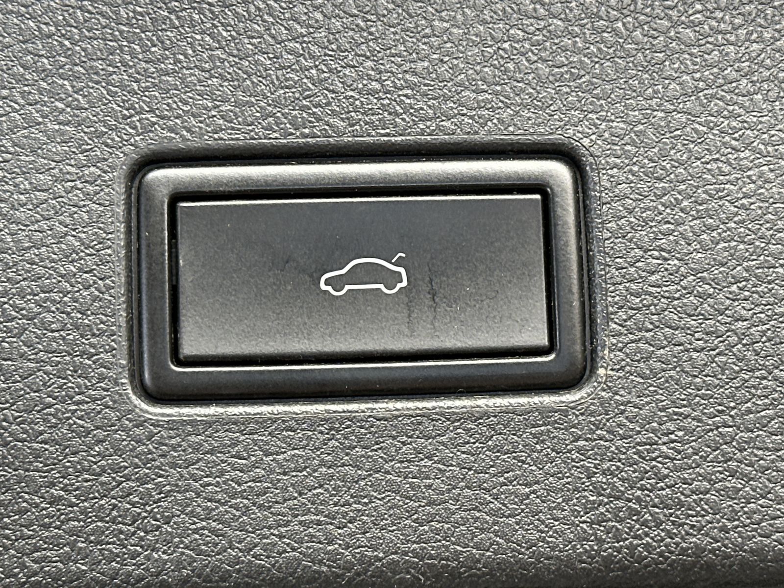 Fahrzeugabbildung Volkswagen Passat Variant 2.0 TDI DSG Business NAV+LED+ACC