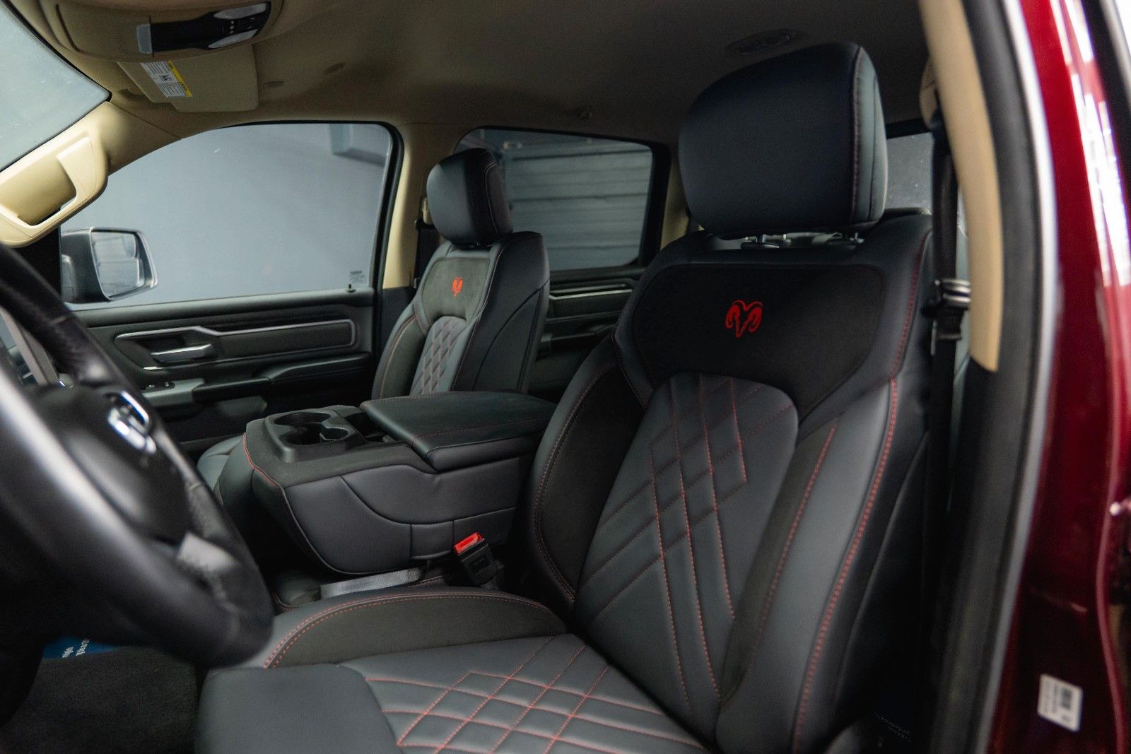 Fahrzeugabbildung Dodge RAM 5.7 V8 HEMI 4x4 OFFROAD Night Limited 19%