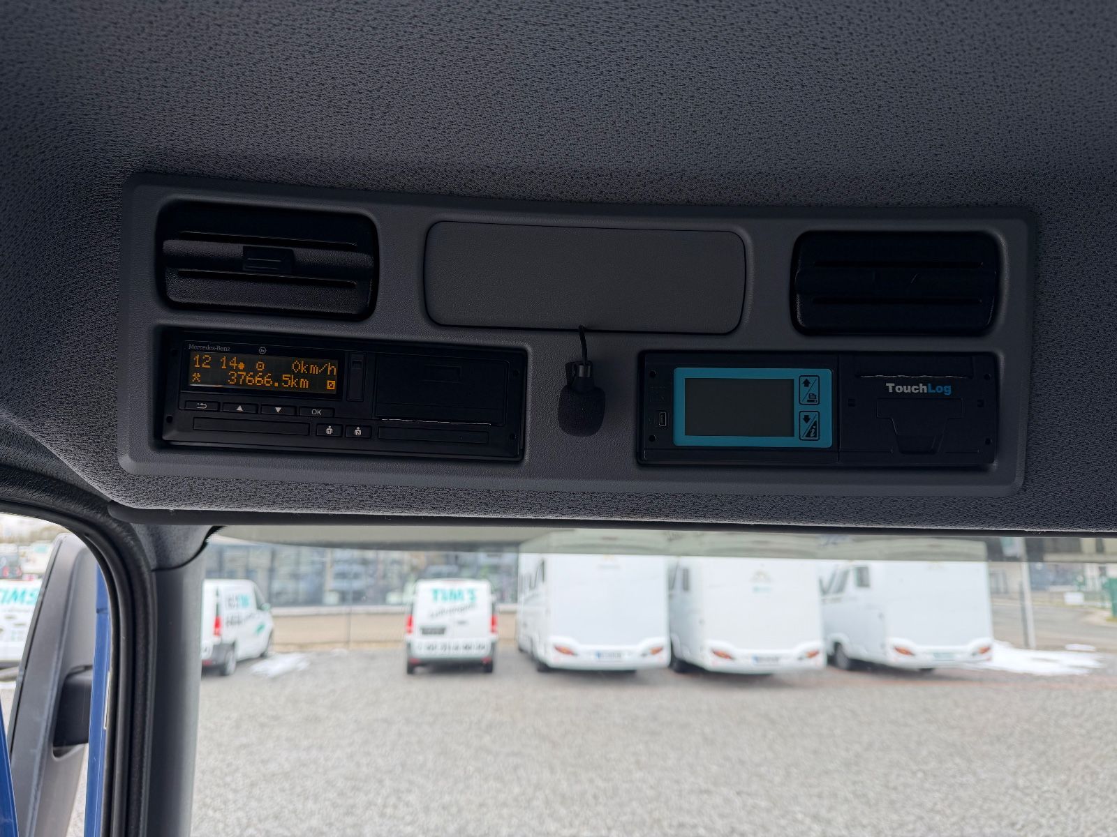 Fahrzeugabbildung Mercedes-Benz Atego 1524 Tiefkühler Thermo King LBW