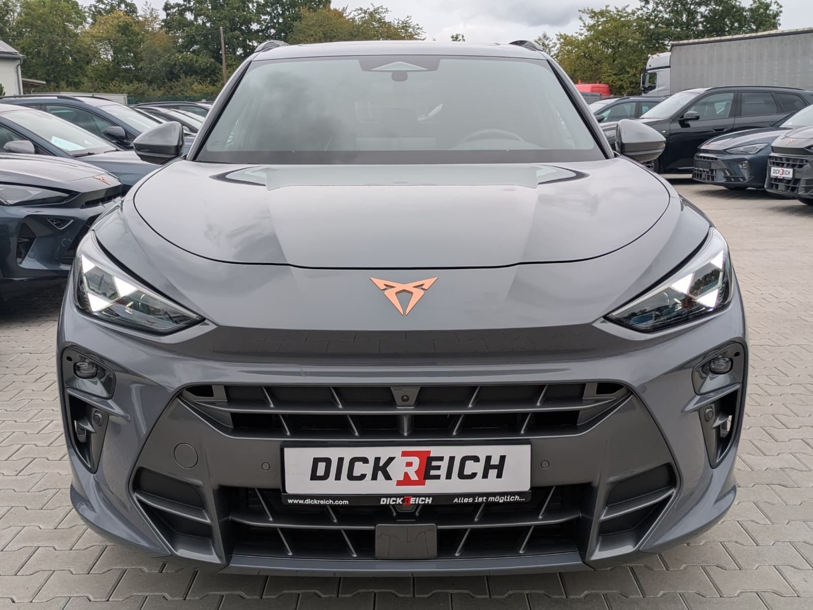 Fahrzeugabbildung CUPRA Terramar 2.0 TSI 4D VZ HUD*MATRIX*PANO*DCC*20"