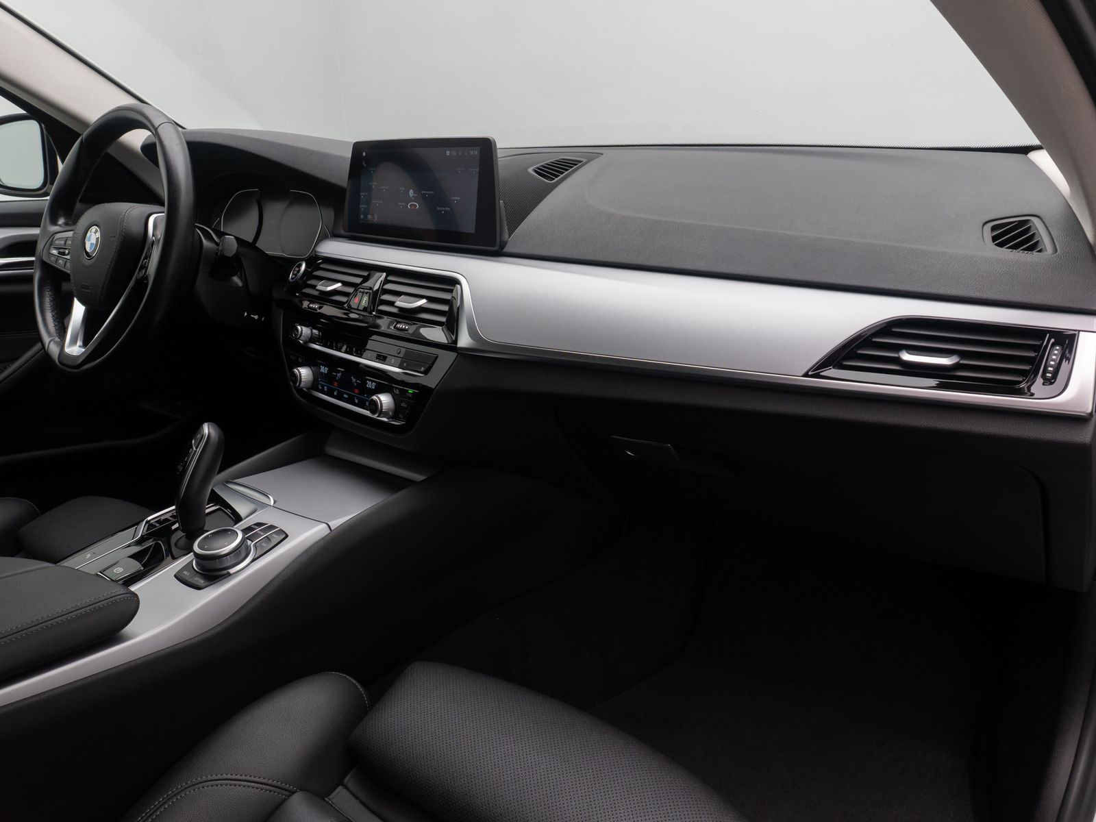 Fahrzeugabbildung BMW 520d Alarm AHK CockpitPlus Stop&go Kamera DAB