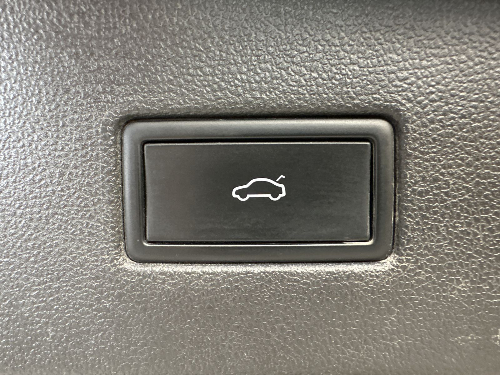 Fahrzeugabbildung Volkswagen Tiguan Allspace 2.0 TDI DSG R-Line Black NAV+ACC