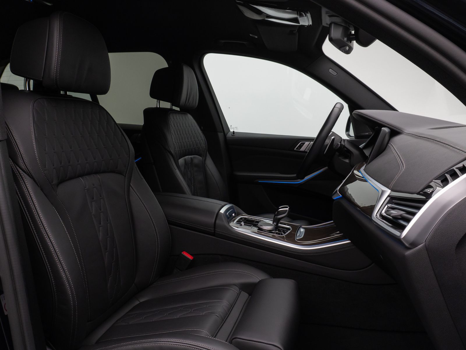 Fahrzeugabbildung BMW X5 xD45e M Sport 360°Laser HUD DAB H/K Komfort