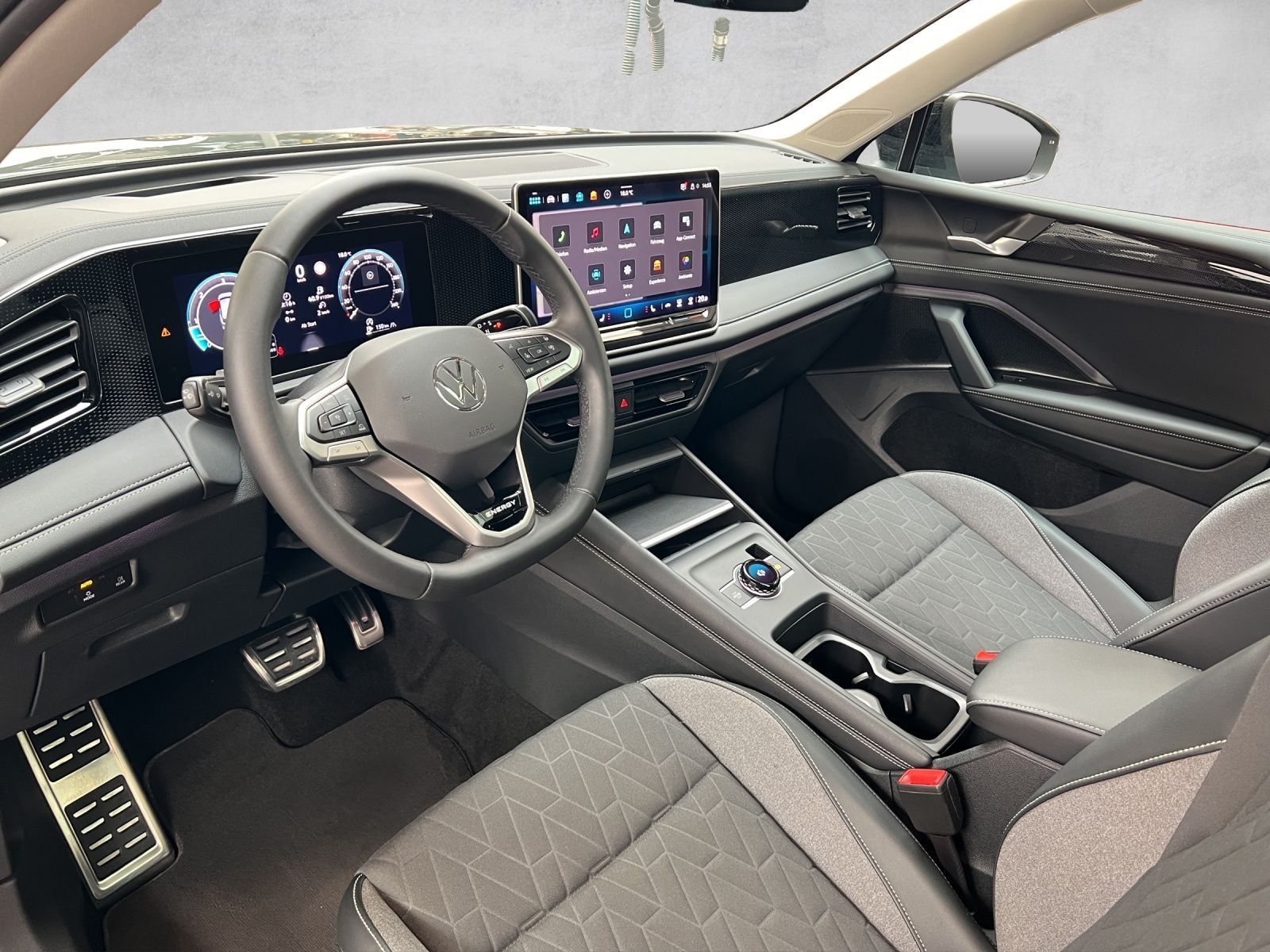 Tiguan Energy 2.0 TDI DSG AHK*Pano*ACC*CarPlay