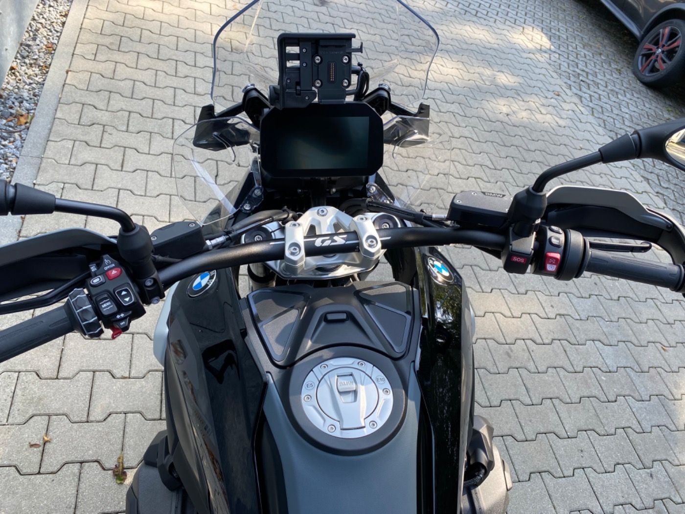 Fahrzeugabbildung BMW R 1300 GS Triple Black 3 Pakete Adaptive Fahrzeu