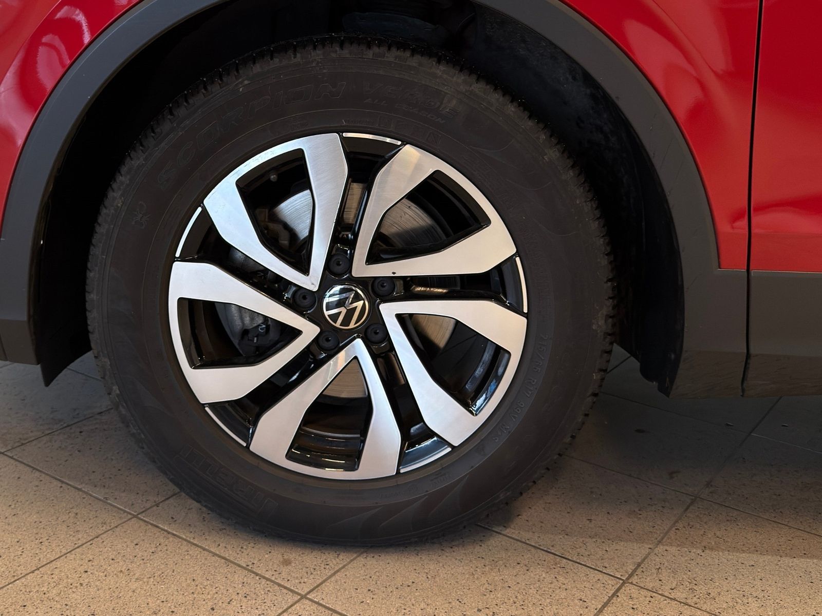 Volkswagen Tiguan 2.0 TDI Active AHK Pano ACC foto 5