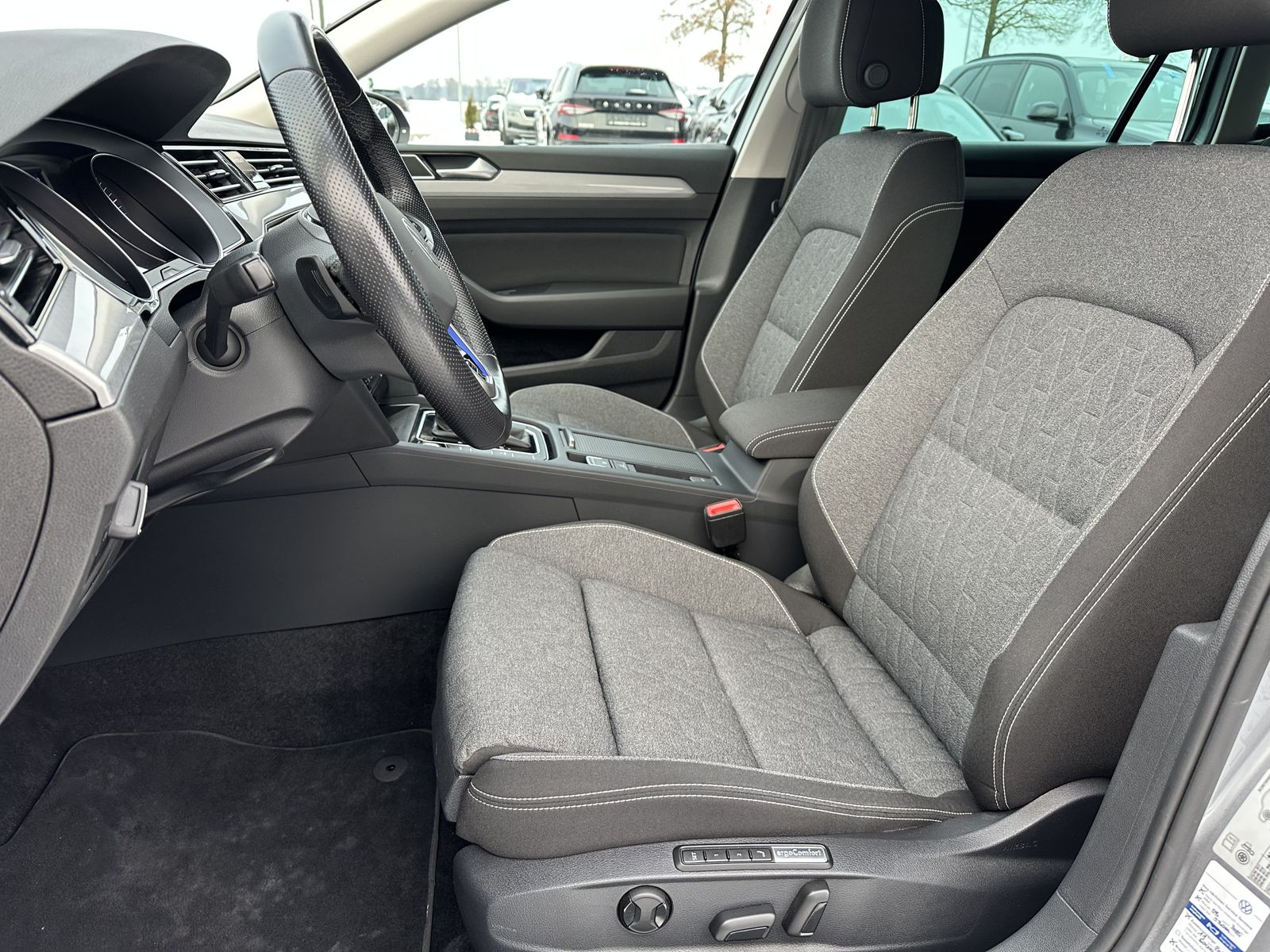 Fahrzeugabbildung Volkswagen Passat Variant GTE NAV+IQ-LIGHT+360°+STANDHEIZUN